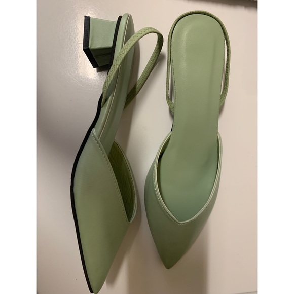 Minimalist Point Toe Slingback Pumps - Picture 8 of 9